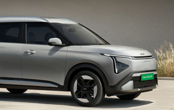 Commands the First Glance